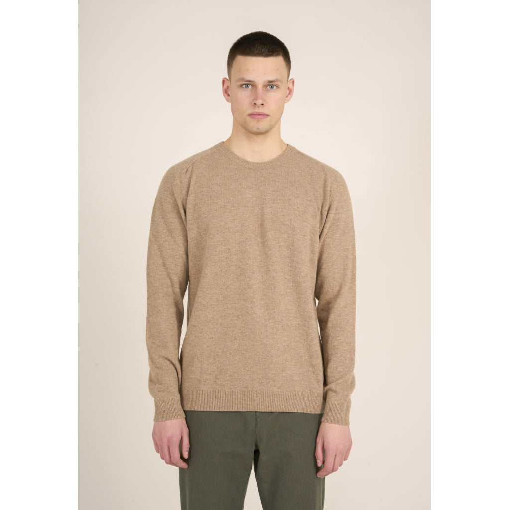 Knowledge Cotton Apparel - O-neck wool knit Kelp Melange