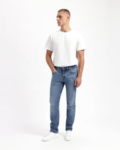 Afbeelding in Gallery-weergave laden, Kuyichi - Jim Regular Tapered Aged Indigo
