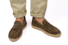 Load image into Gallery viewer, Abarca - Mocassin Suede Khaki
