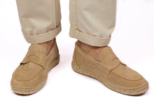 Afbeelding in Gallery-weergave laden, Abarca - Mocassin Suede Sand
