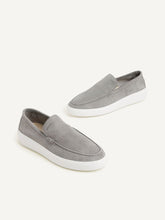Afbeelding in Gallery-weergave laden, Nubikk - Loafer Suede Light Grey
