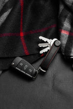 Load image into Gallery viewer, Orbit Key - Key Organizer Black / Red
