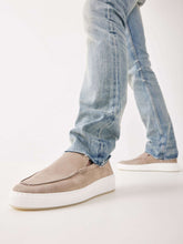 Afbeelding in Gallery-weergave laden, Nubikk - Loafer Suede Sand
