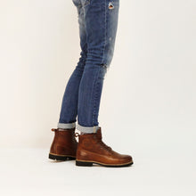 Afbeelding in Gallery-weergave laden, Blackstone - High Top Boots Old Yellow Fur
