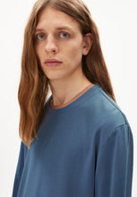 Load image into Gallery viewer, Armed Angels - T-shirt Long sleeve Blue Steel
