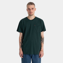 Afbeelding in Gallery-weergave laden, Revolution - T-shirt Regular Balancing Man Green
