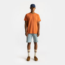 Afbeelding in Gallery-weergave laden, Revolution - Regular T-shirt Orange &#39;Diver&#39;
