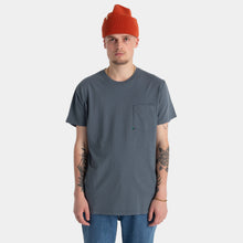 Afbeelding in Gallery-weergave laden, Revolution - T-shirt Regular Axe Dust Blue
